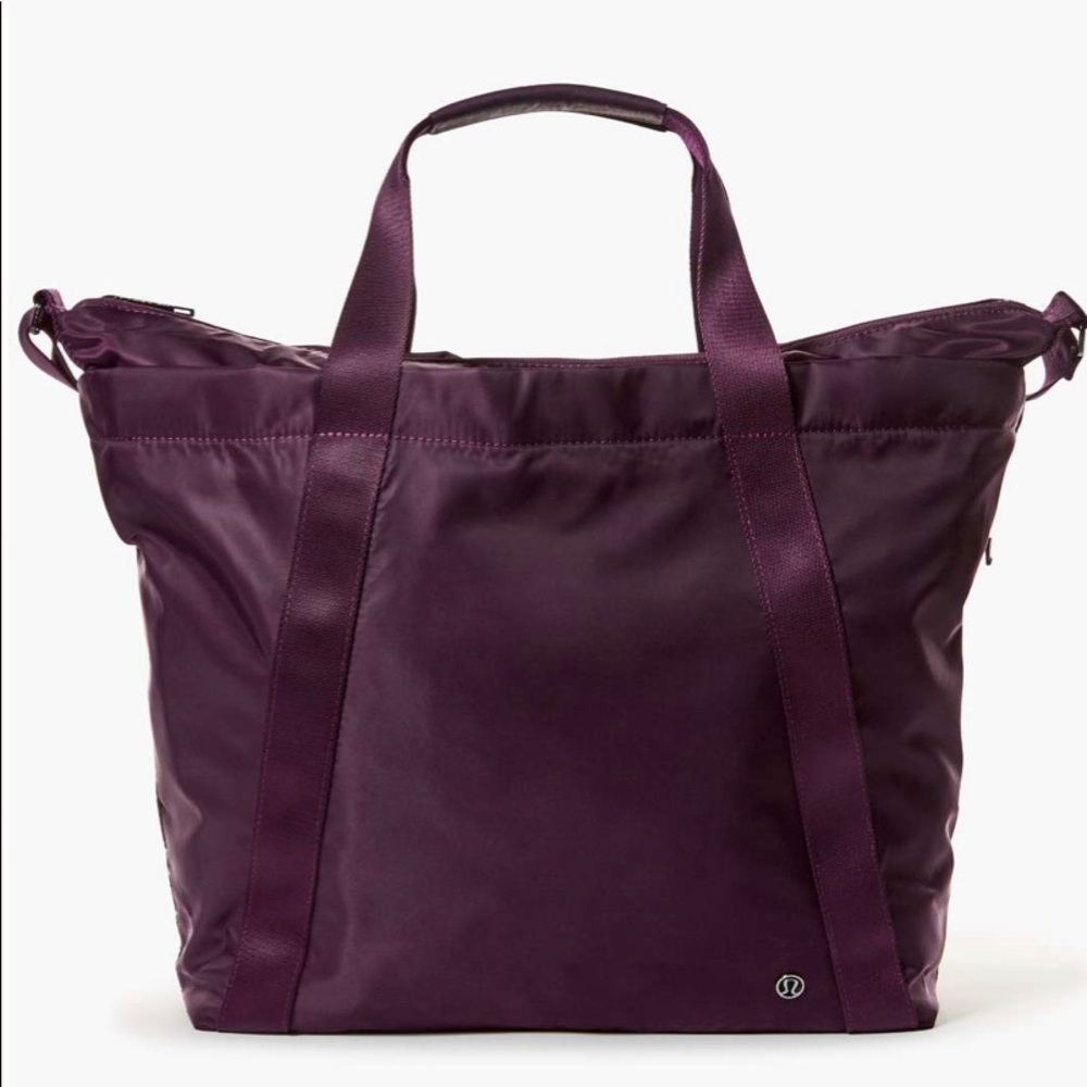 LIKE NEW Lululemon Carry The Day Bag - Dark Abode